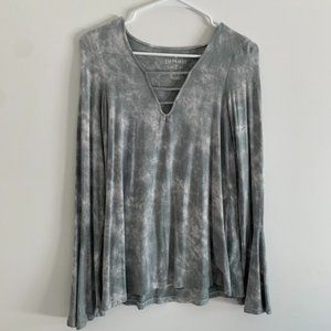 Long Sleeved Flair Wrist Shirt